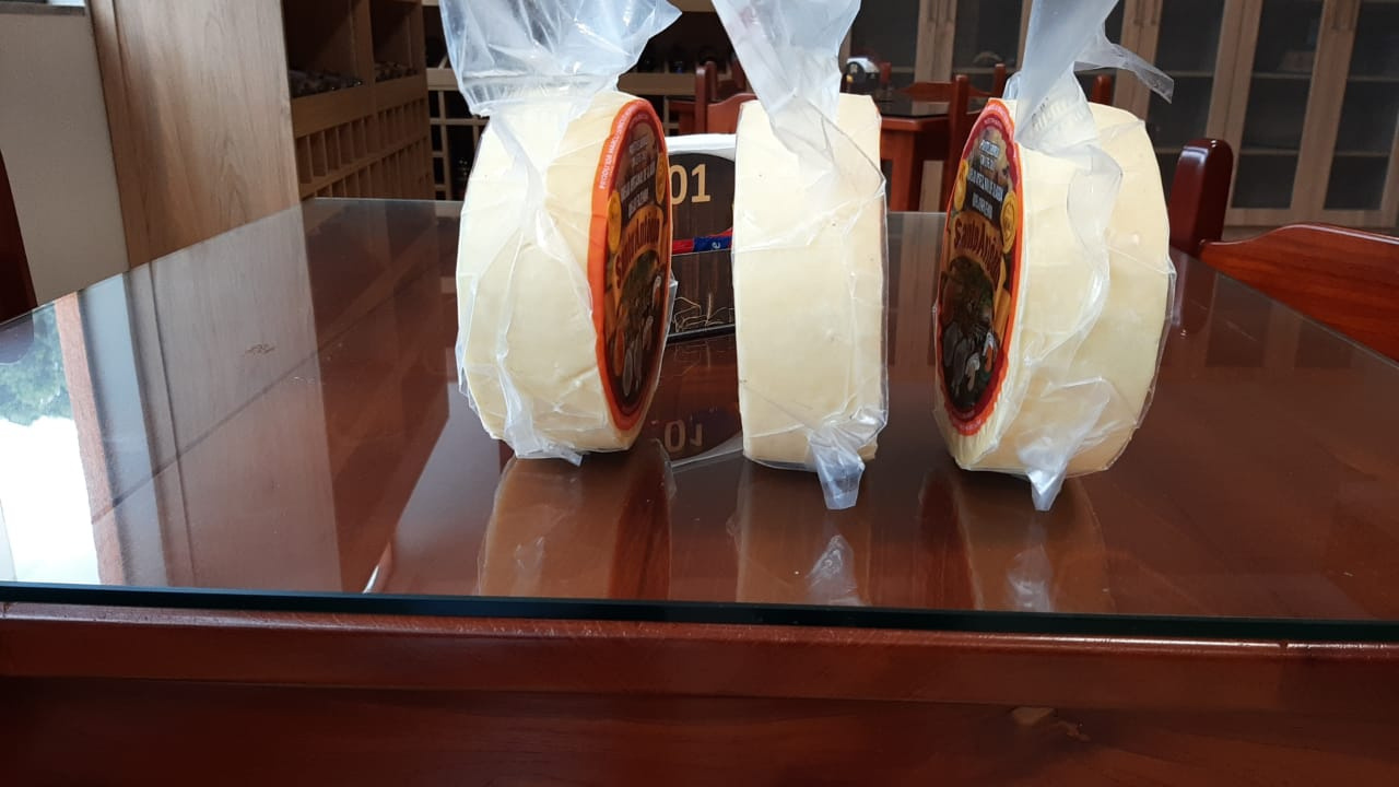 Queijos artesanais da Fazenda Santo Antônio
